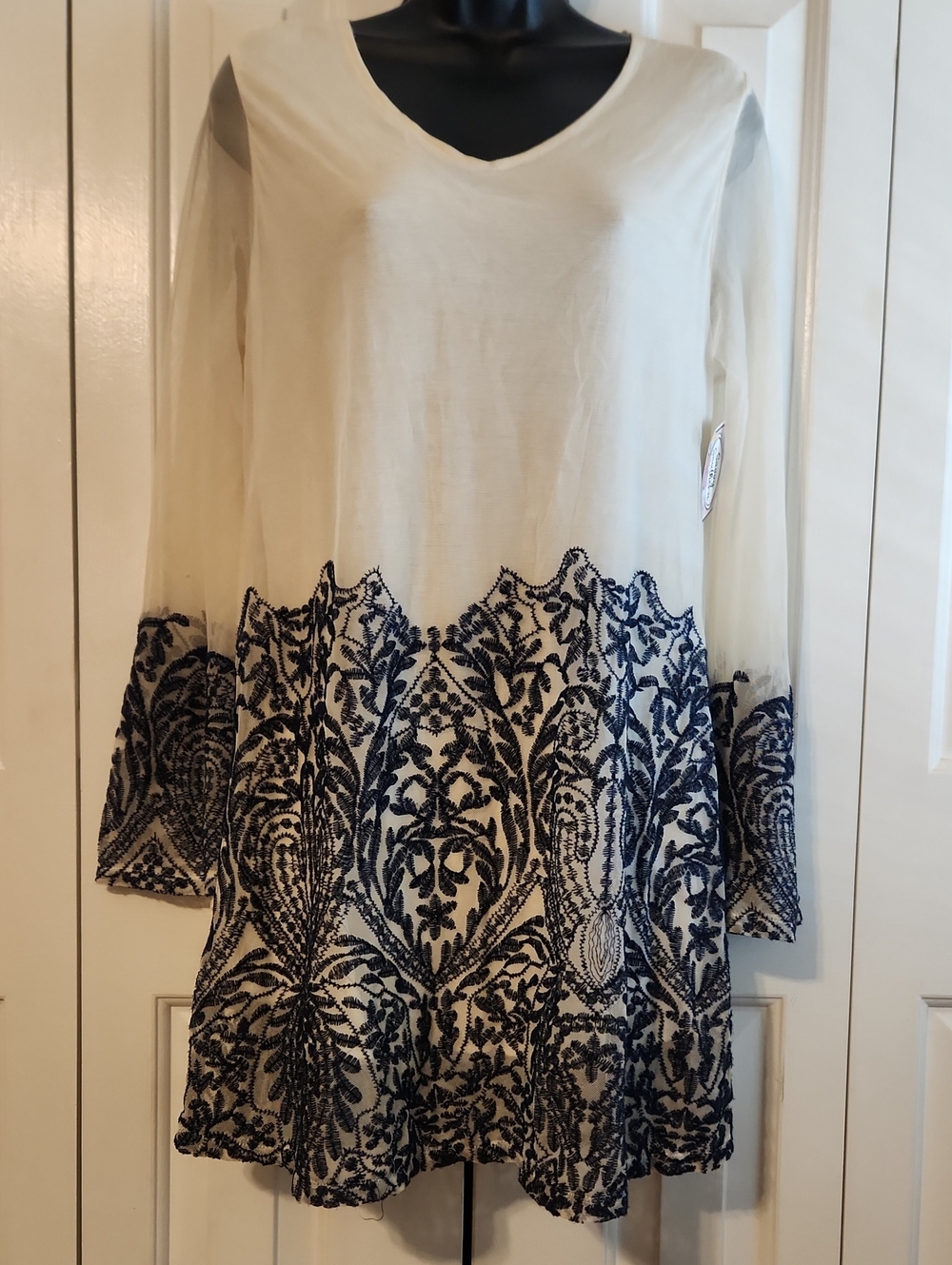 Emroidered Long Sleeve Dress - Ivory & Navy - Womens Size S - Brand: Mechant